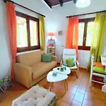 Elia House * Perítheia