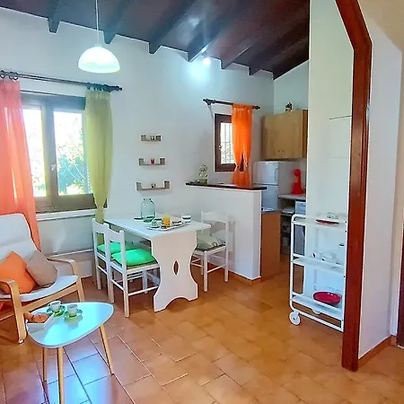 Holiday home Elia House Peritheia