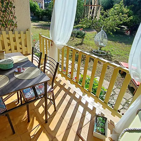 Holiday home Elia House *