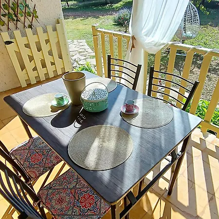 Holiday home Elia House Peritheia