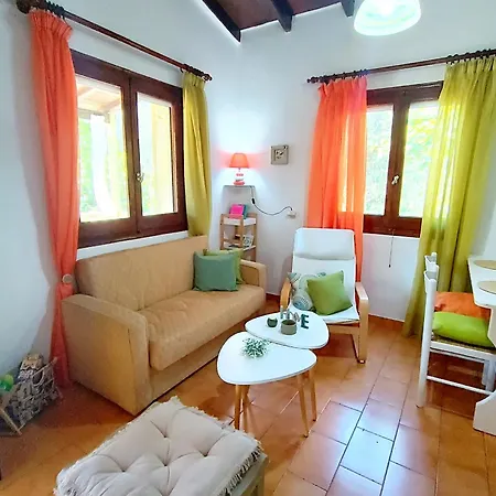 Elia House * Peritheia